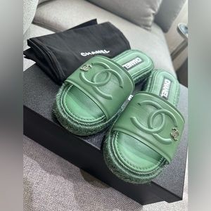 chanel slippers